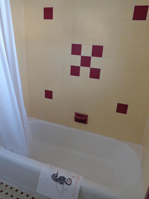 Standard Room with Two Double Beds with Pool View,70212140:JPEG