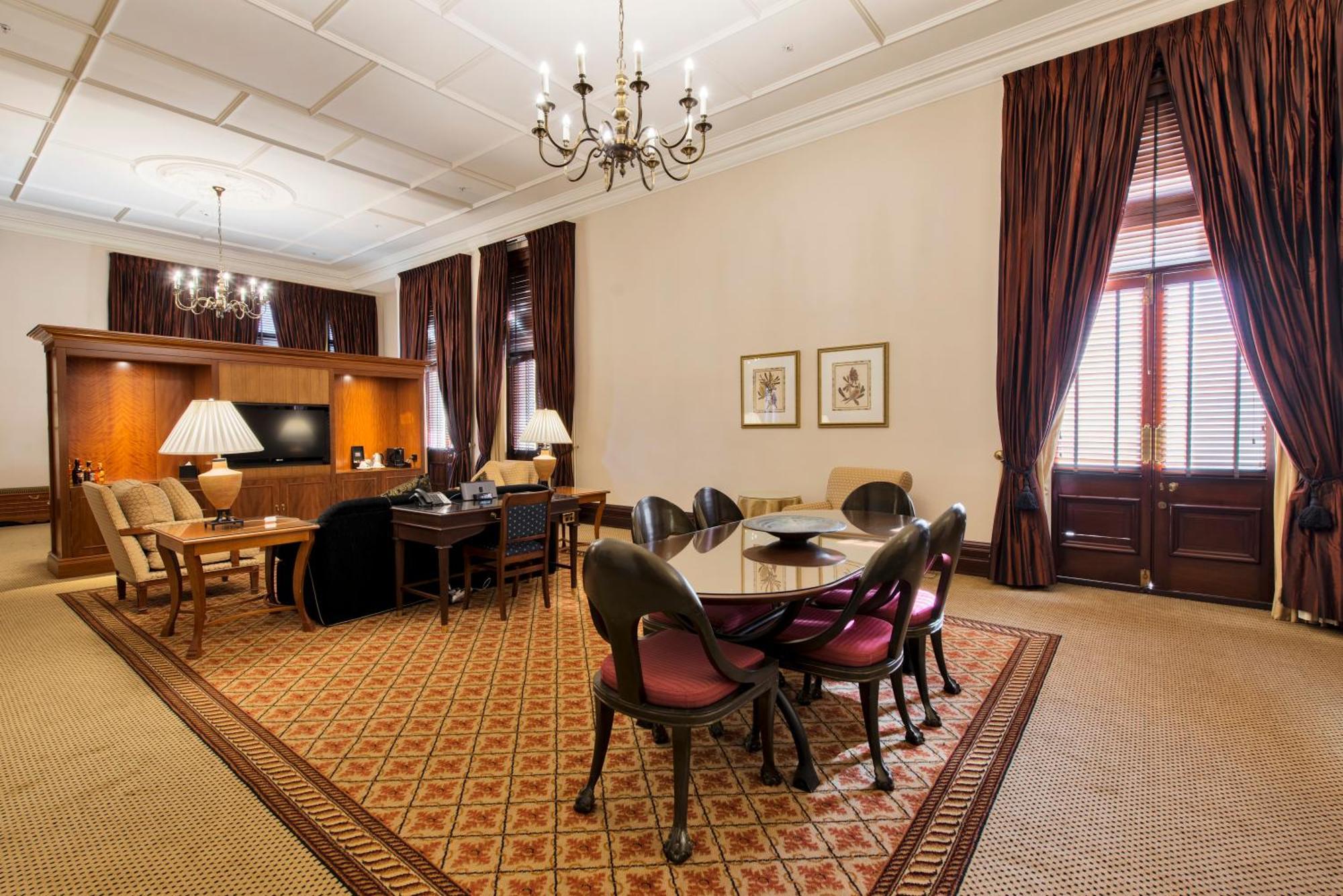 Hotel Suite
