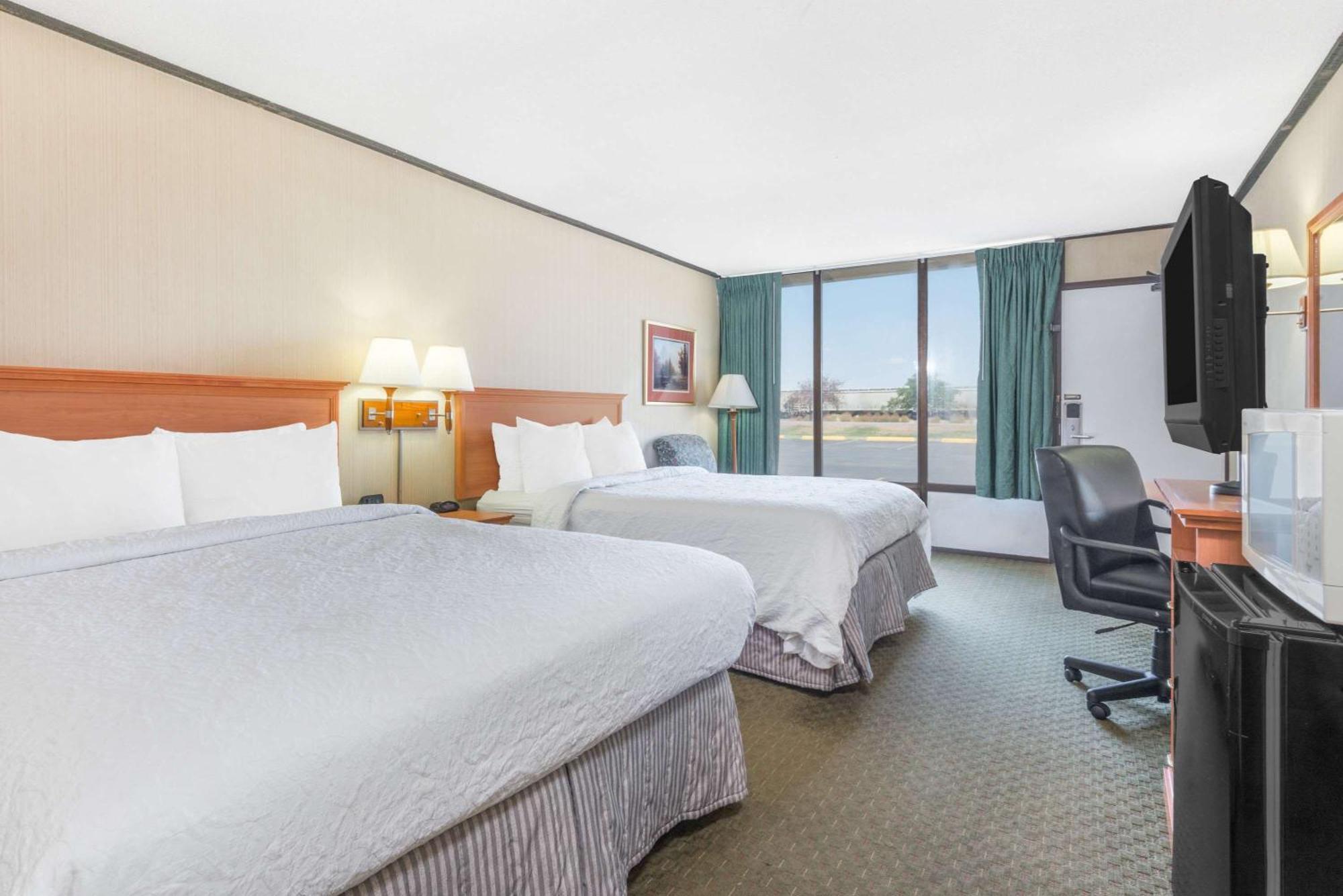 Double Room with 2 Double Beds, Non-Smoking