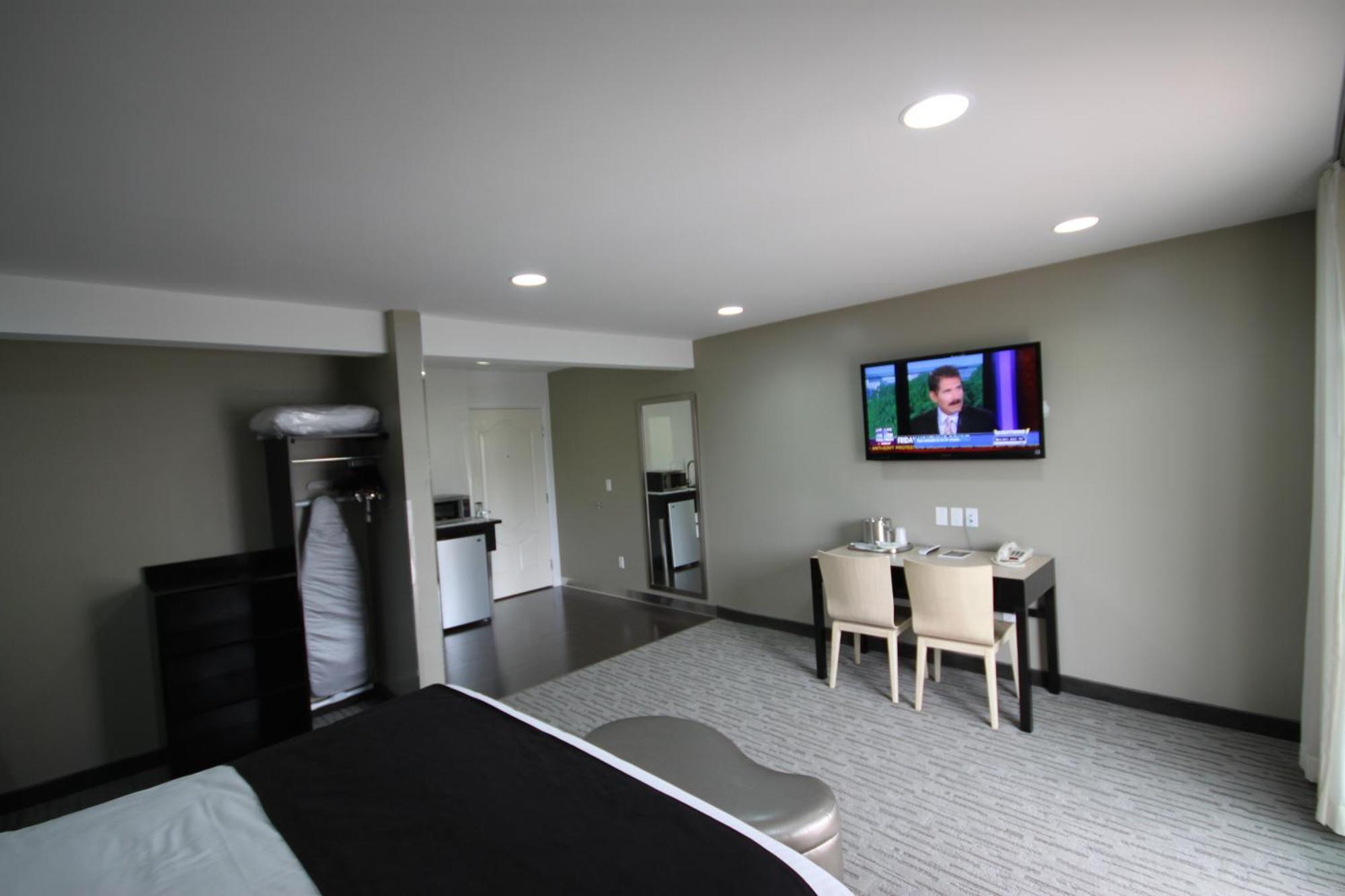 Queen Room with Two Queen Beds with Ocean View,1572663722:JPEG