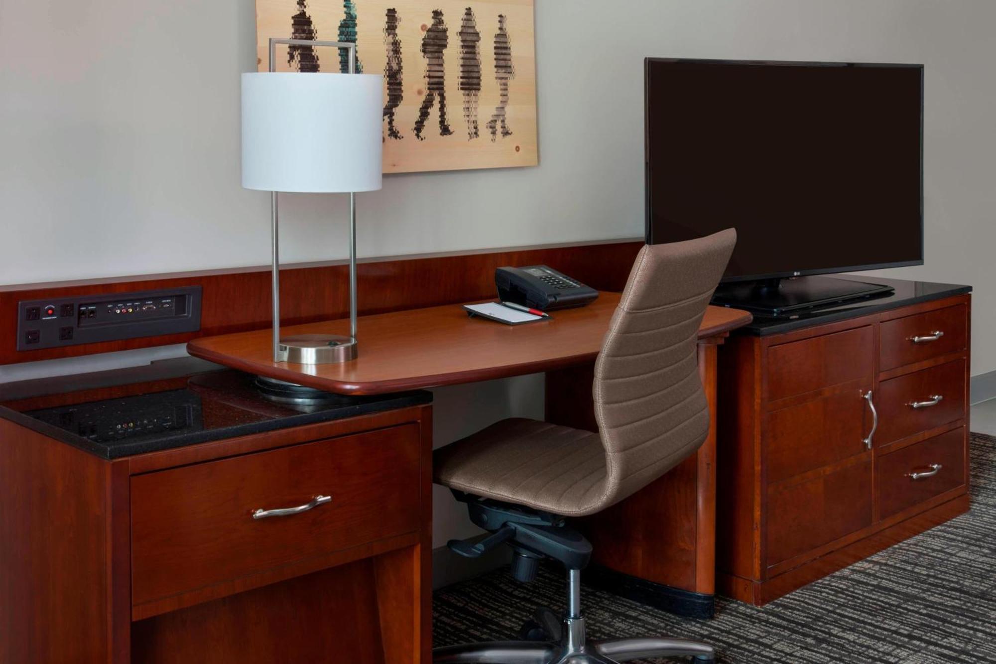 Guest Room, 1 King,1358840009:JPEG