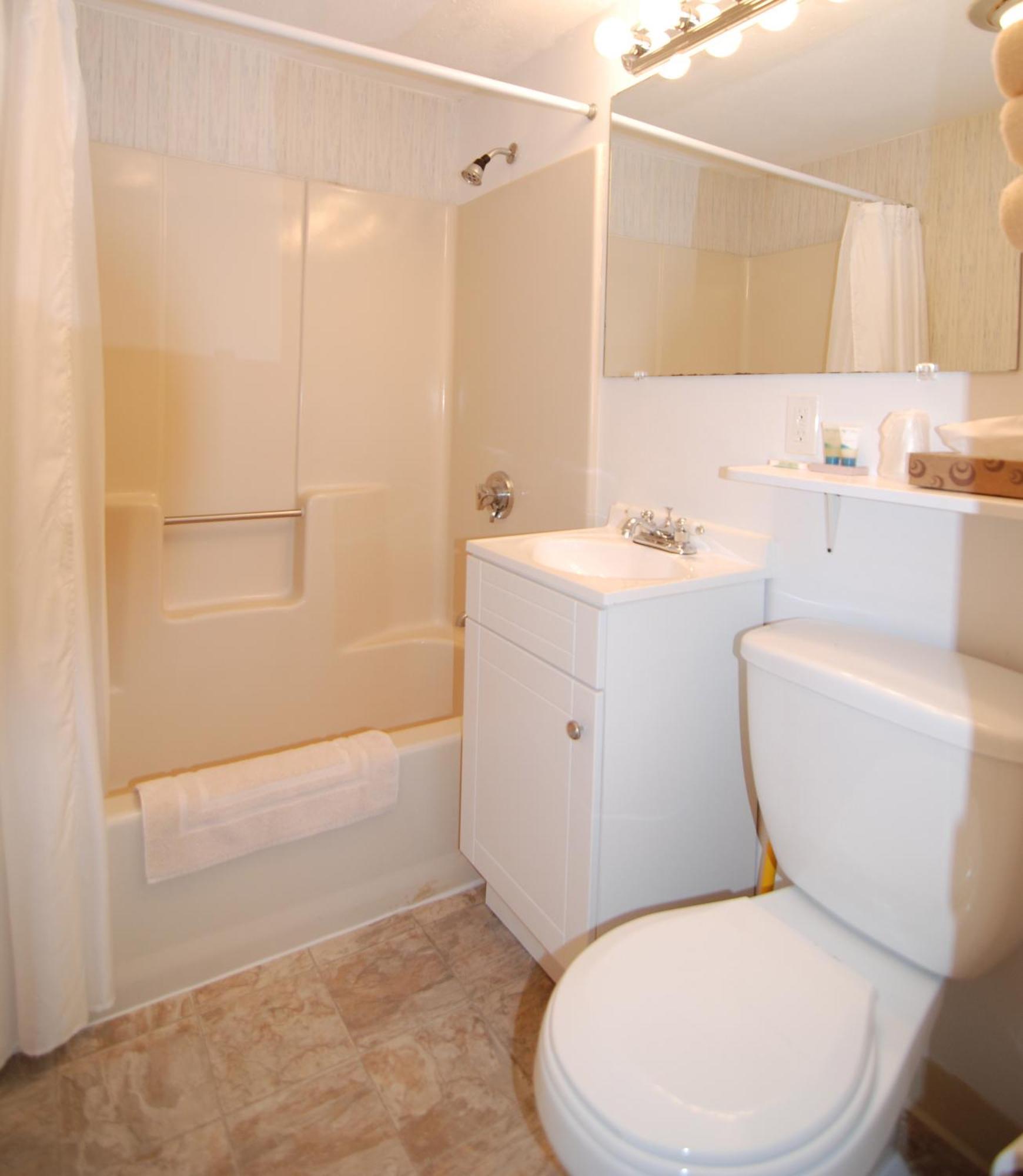 King Suite with Two King Beds - Non-Smoking