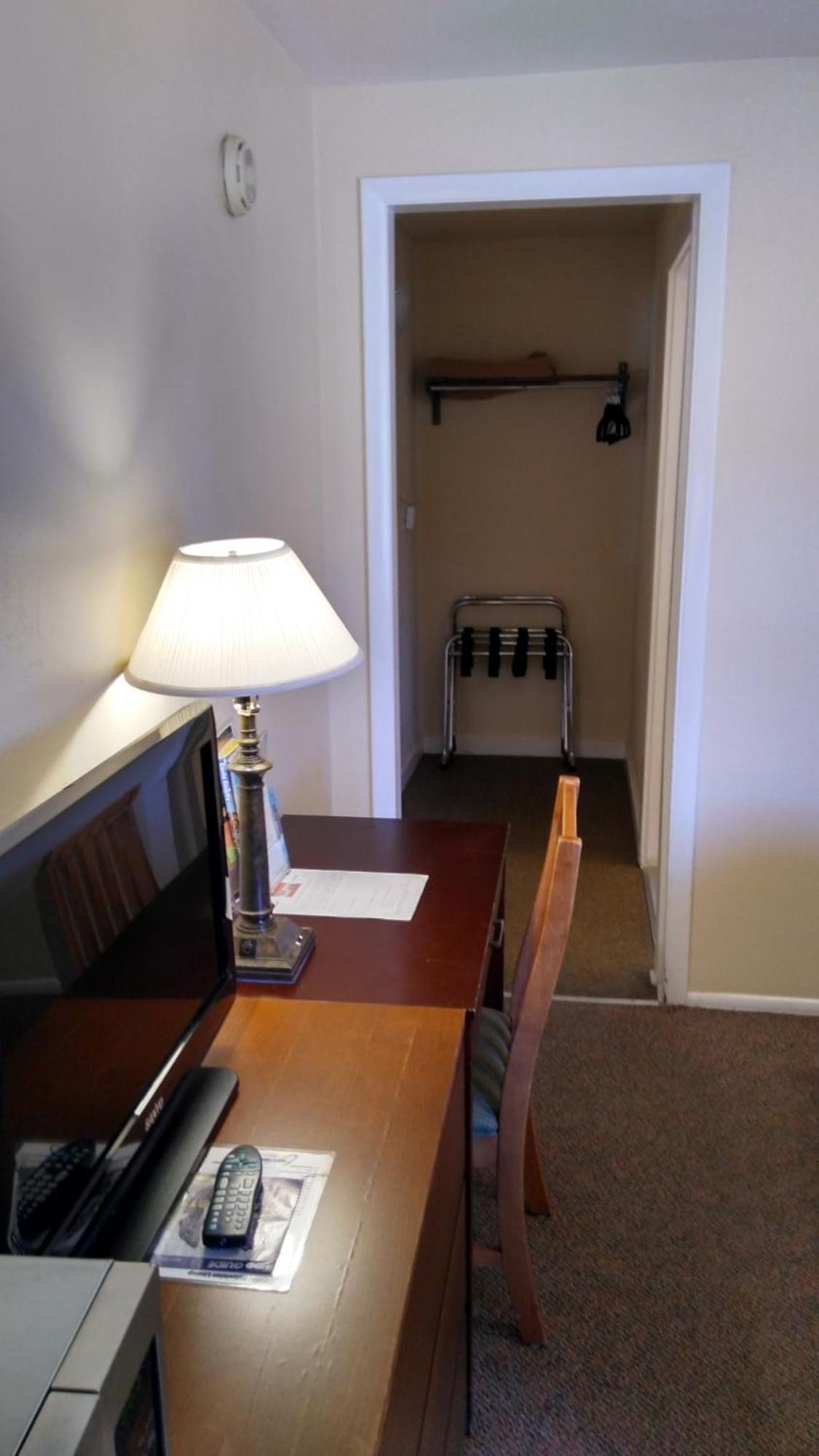 Superior Queen Room,702409420:JPEG