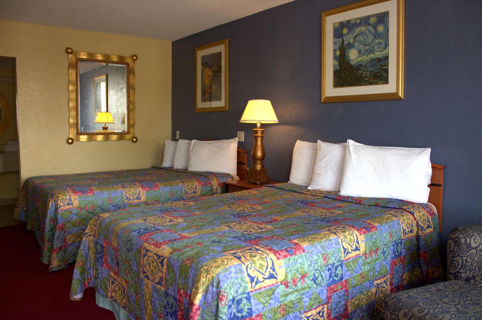 Standard Room with Two Double Beds -Smoking