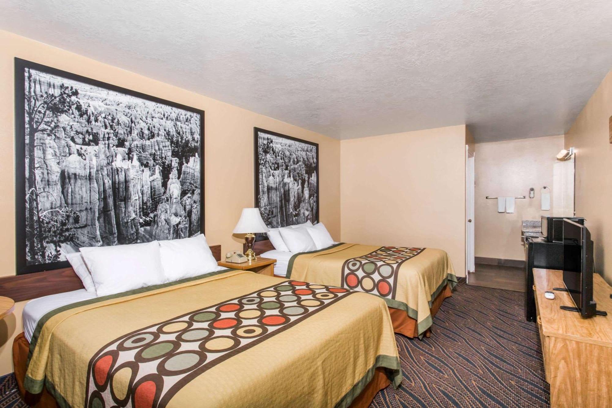 Queen Room with Two Queen Beds - Non-Smoking