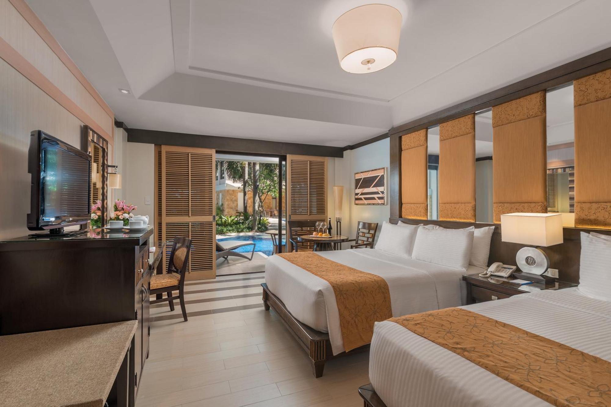 Premier Room with Direct Pool Access,702672289:JPEG