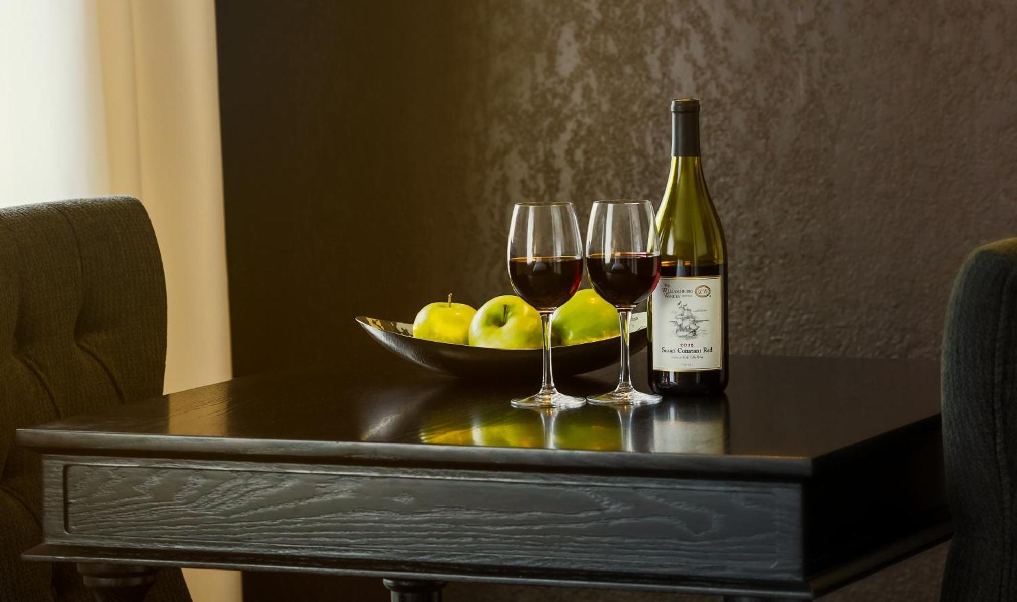 Queen Suite,1366133603:JPEG