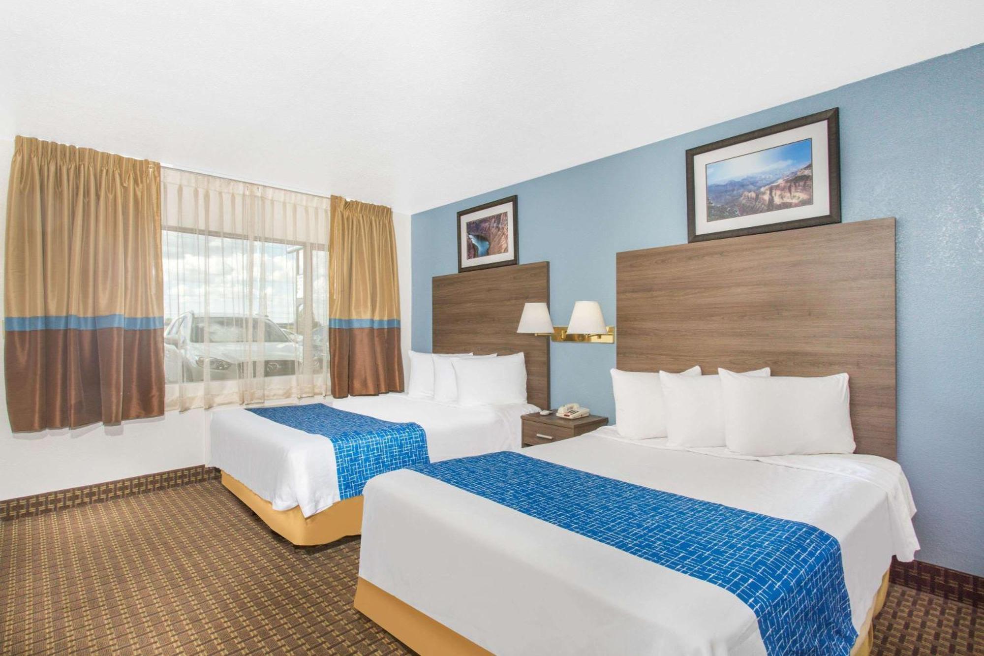 Double Room with Two Double Beds - Smoking