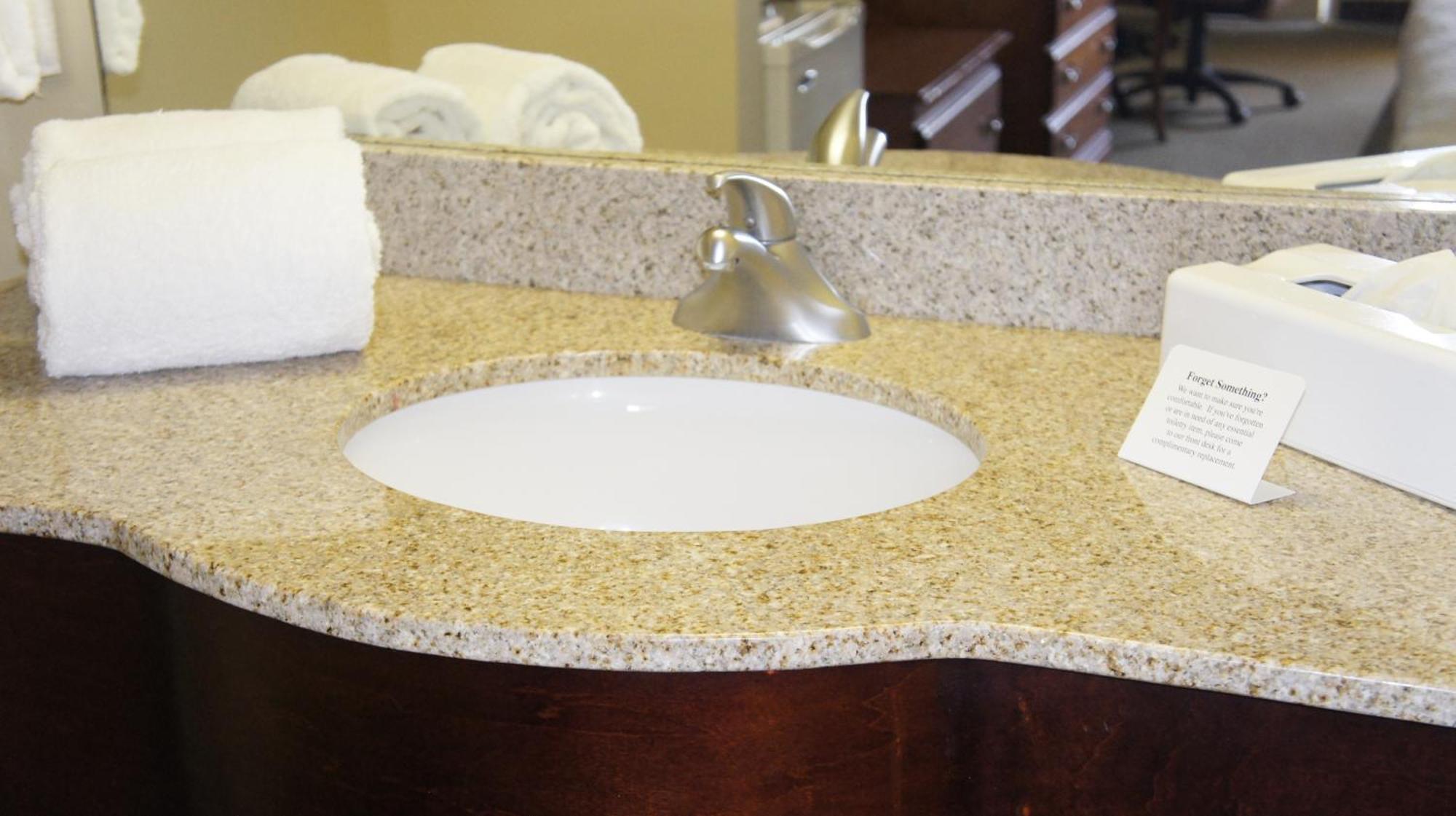 Queen Room with Two Queen Beds - Non-Smoking,1233549443:JPEG