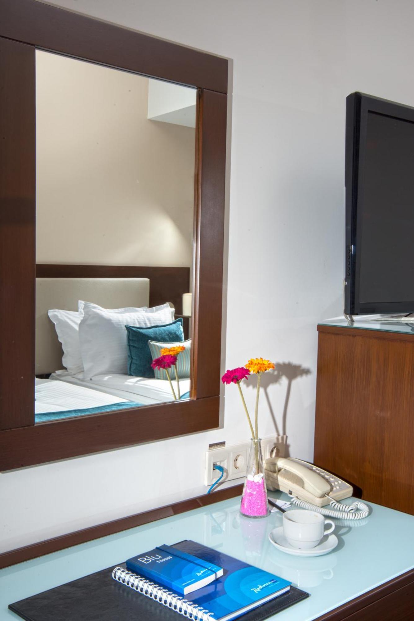 Superior Room with Balcony and City View,1280085091:JPEG