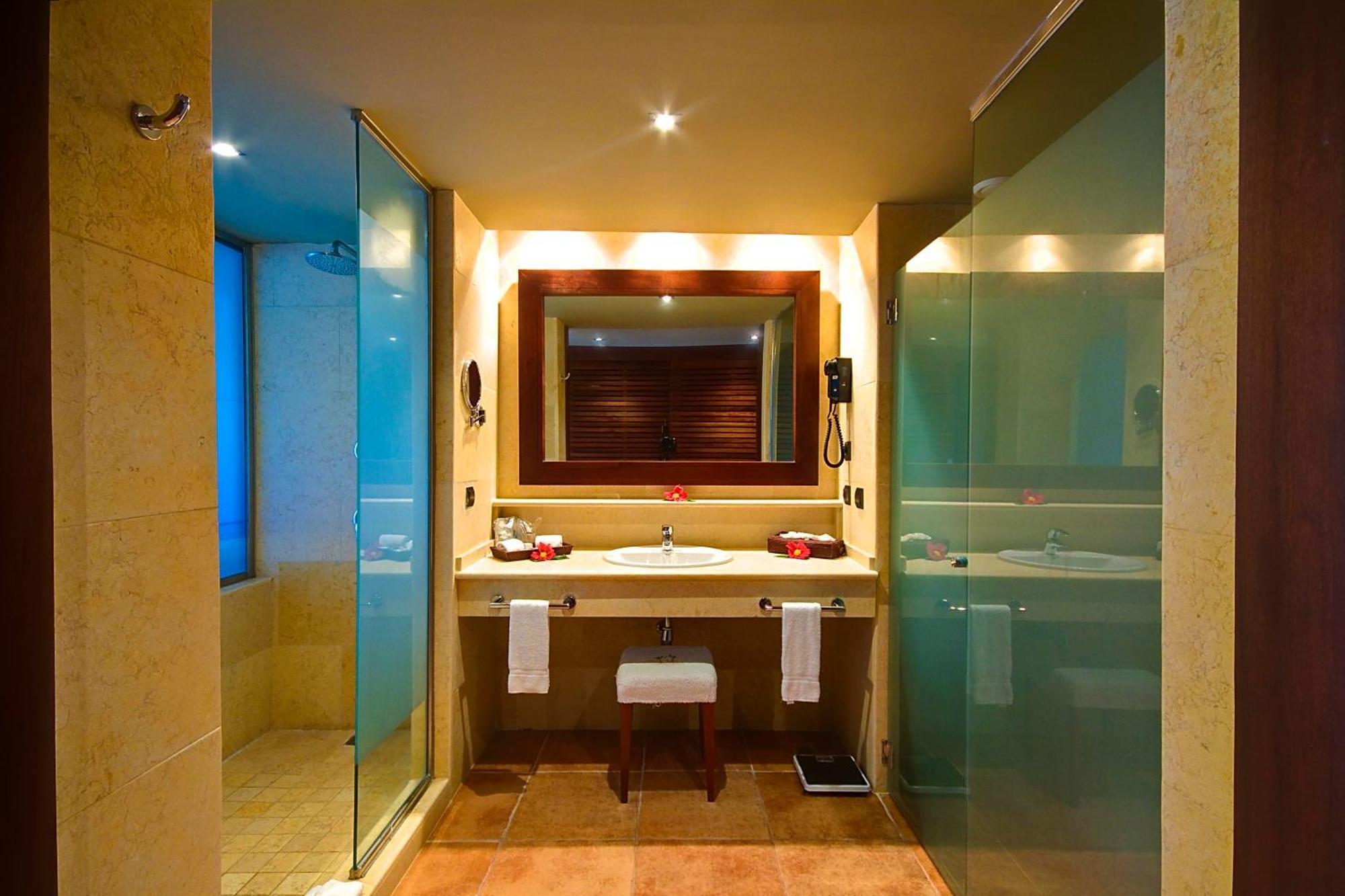 Privileged Presidential Suite Ocean Front
