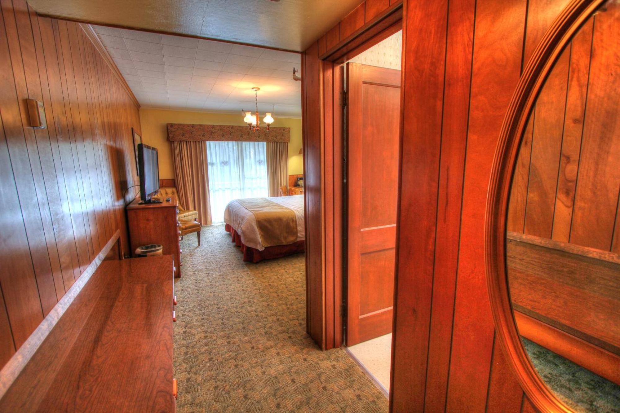 Standard Room, One King Bed w/ Sofa Bed,806991660:JPEG