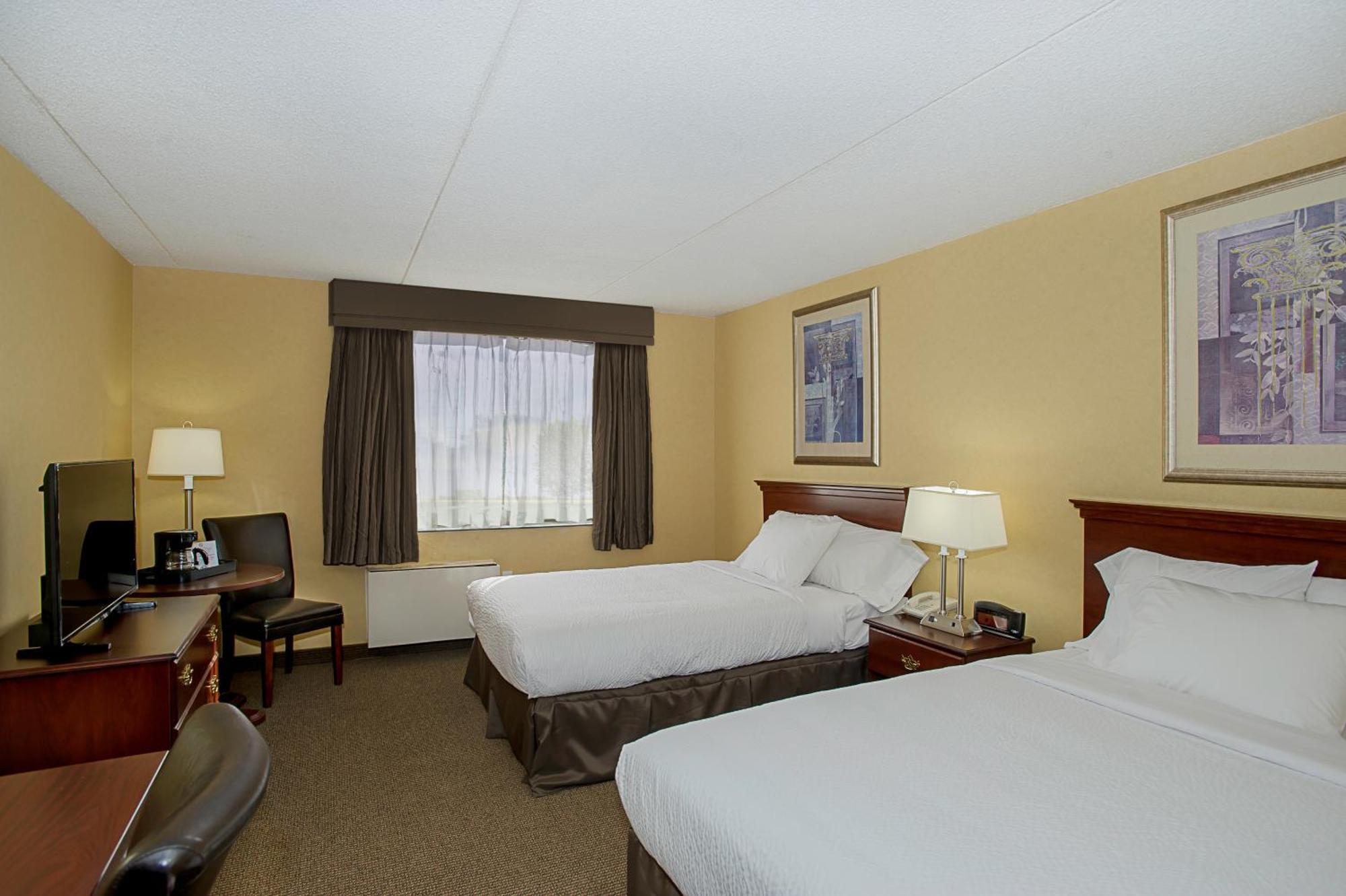 Queen Room with Two Queen Beds - Non-Smoking