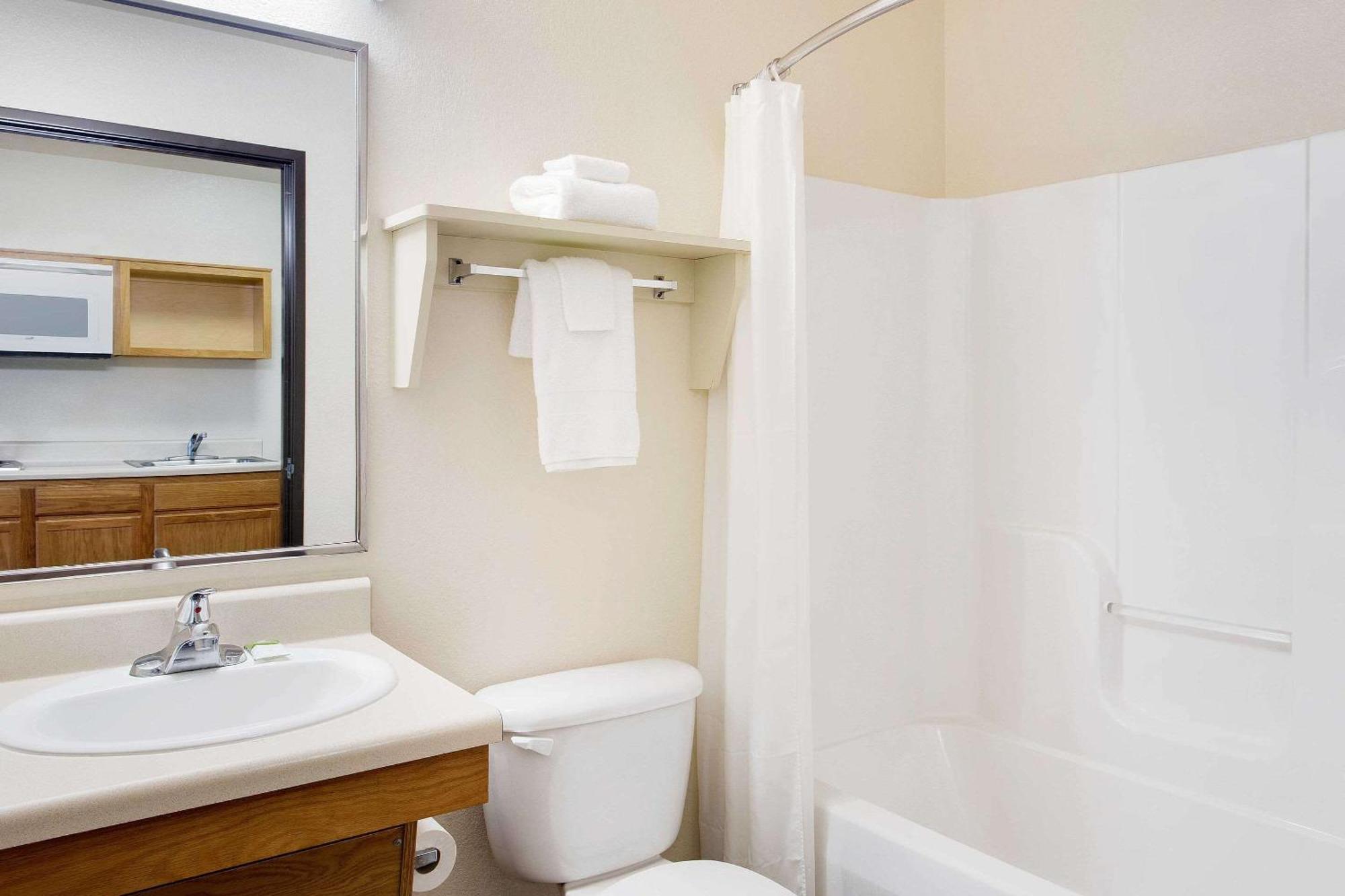 Queen Suite with Two Queen Beds - Non-Smoking