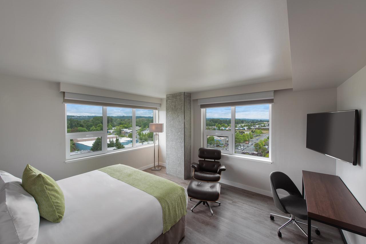 Accessible One Bedroom Suite, Tub Shower,719947153:JPEG