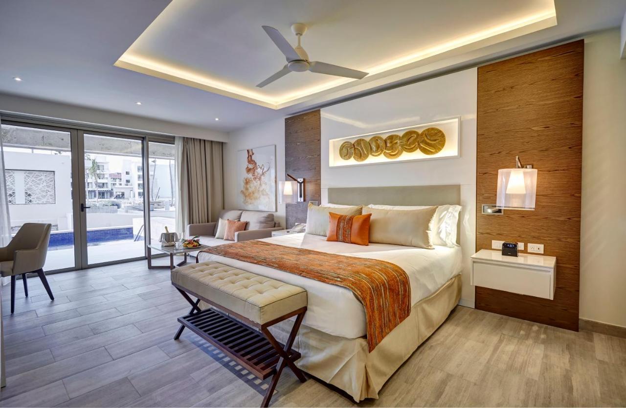 Luxury Junior Suite Swim Out,1279868284:JPEG
