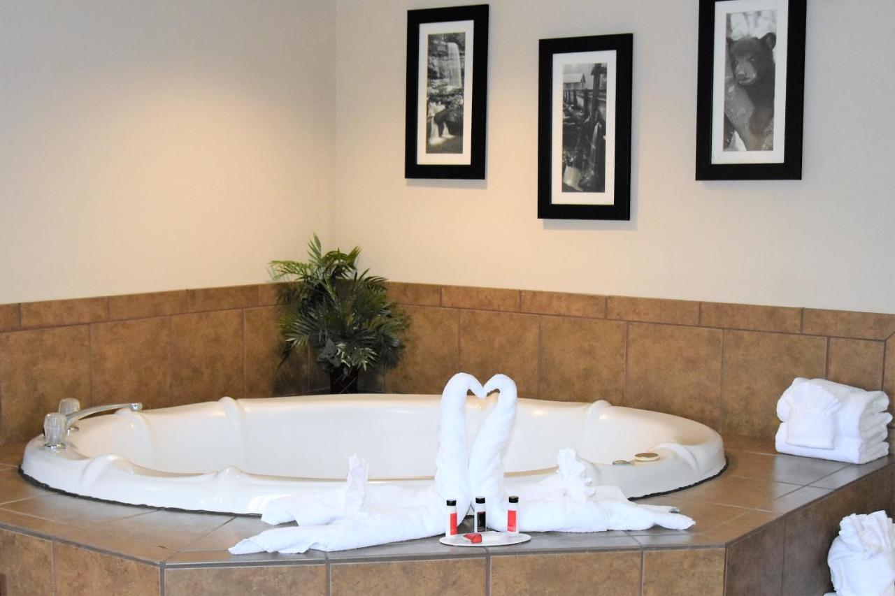 King Jacuzzi Suite – Non-Smoking,727387069:JPEG