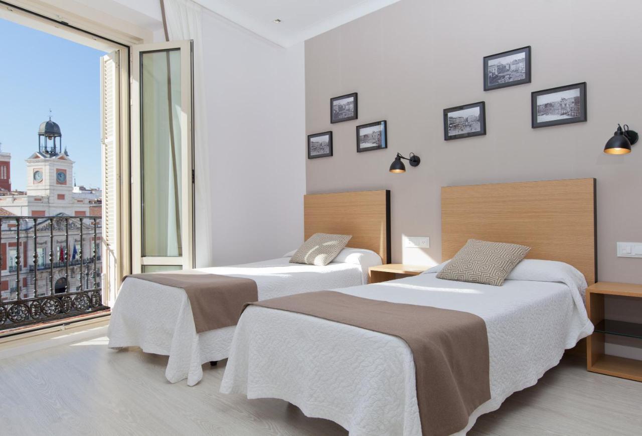 Quadruple Room with Puerta del Sol View