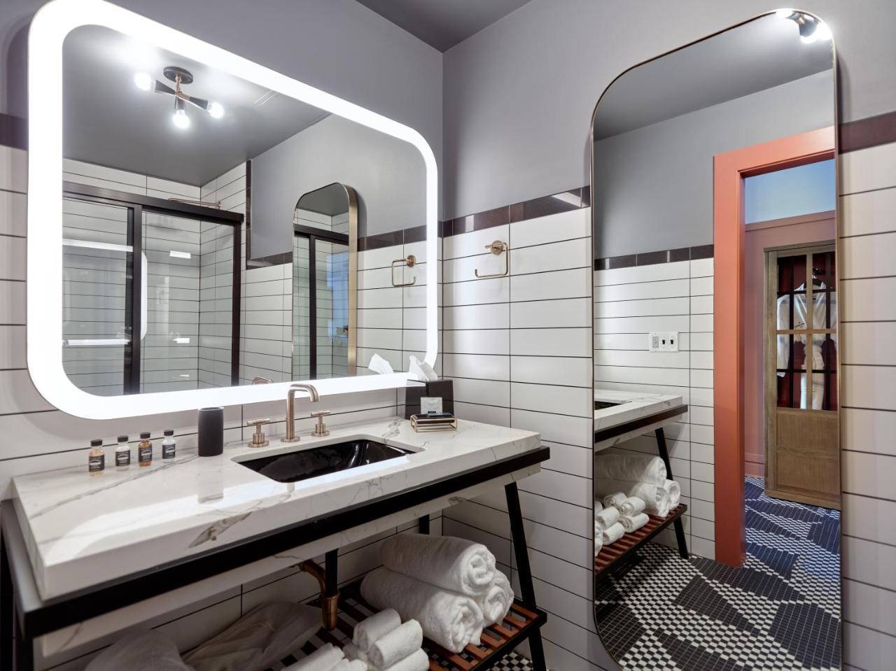 Double Queen Room