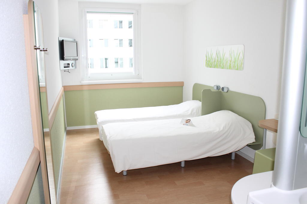 Standard Room with 2 Single Beds