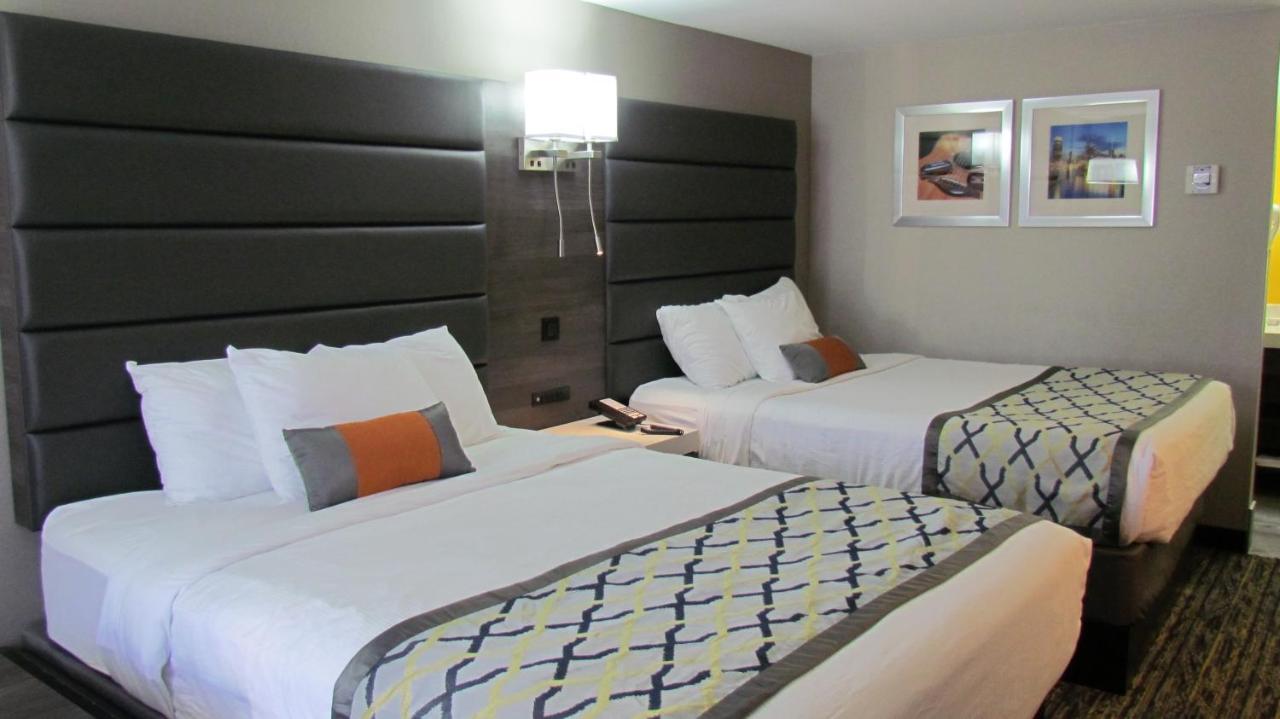 Queen Room with Two Queen Beds - Non-Smoking