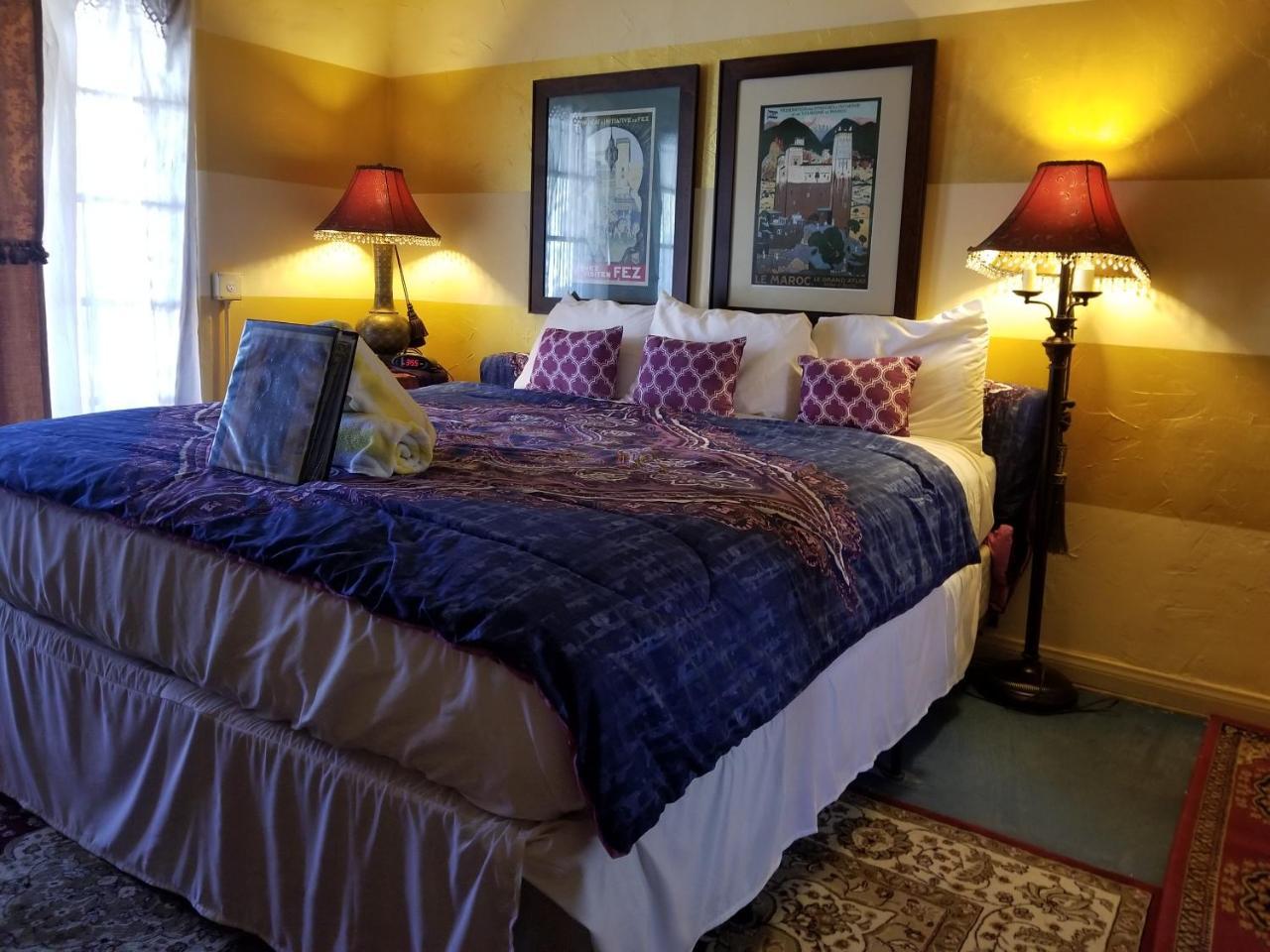 King Room with Roll-In Shower - Disability Access