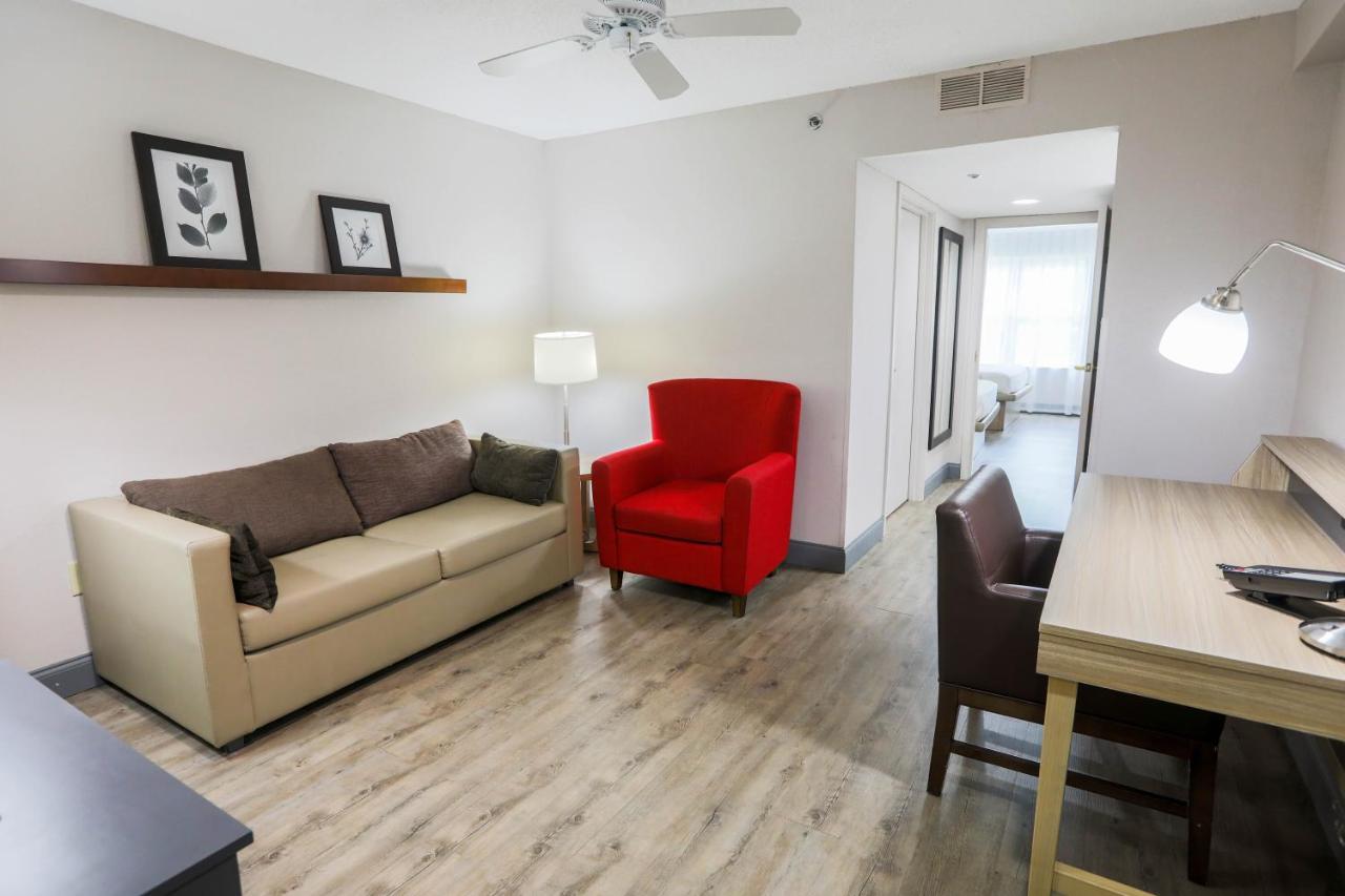 One-Bedroom King Suite - Non-Smoking