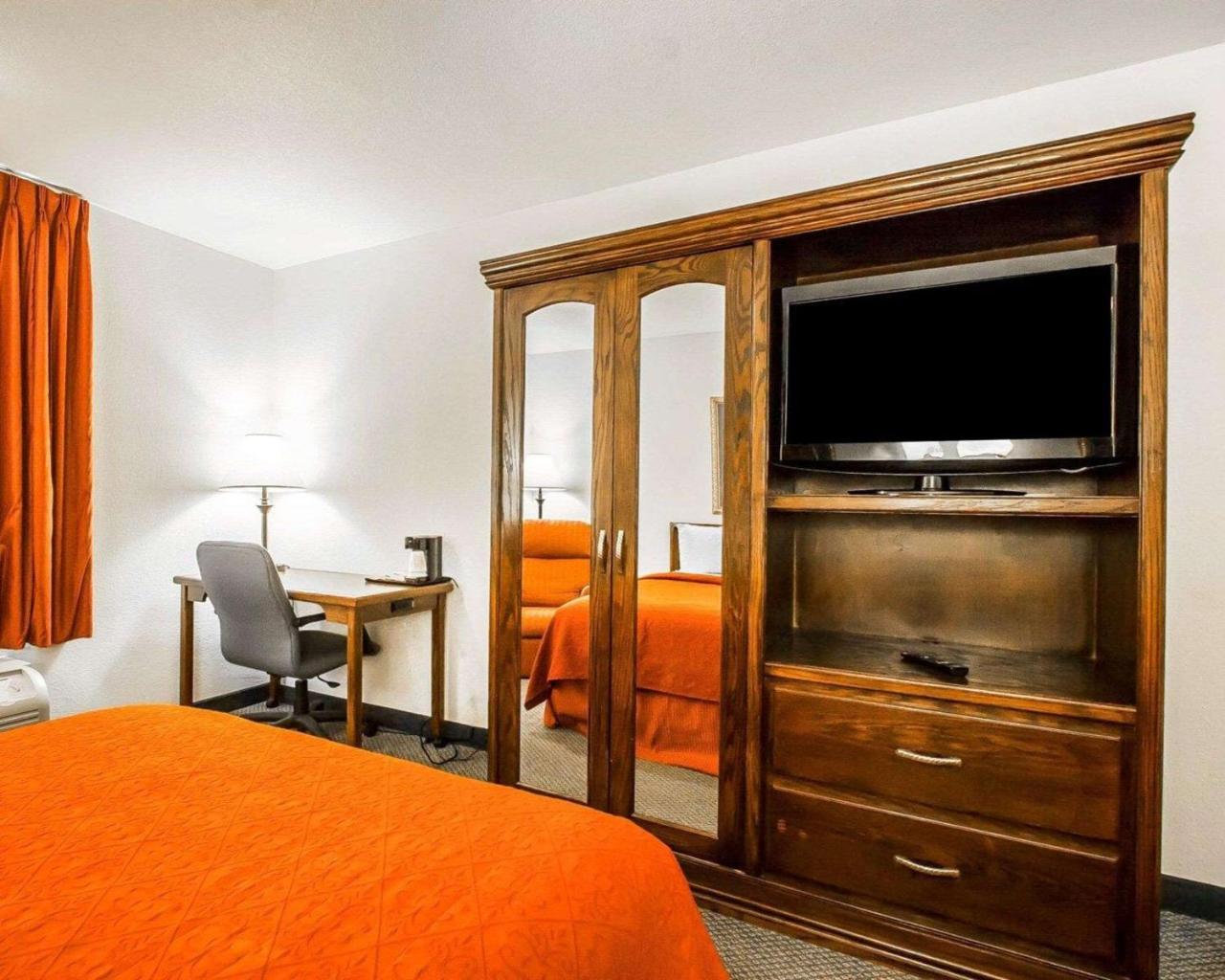 Double Room with Two Double Beds - Non-Smoking