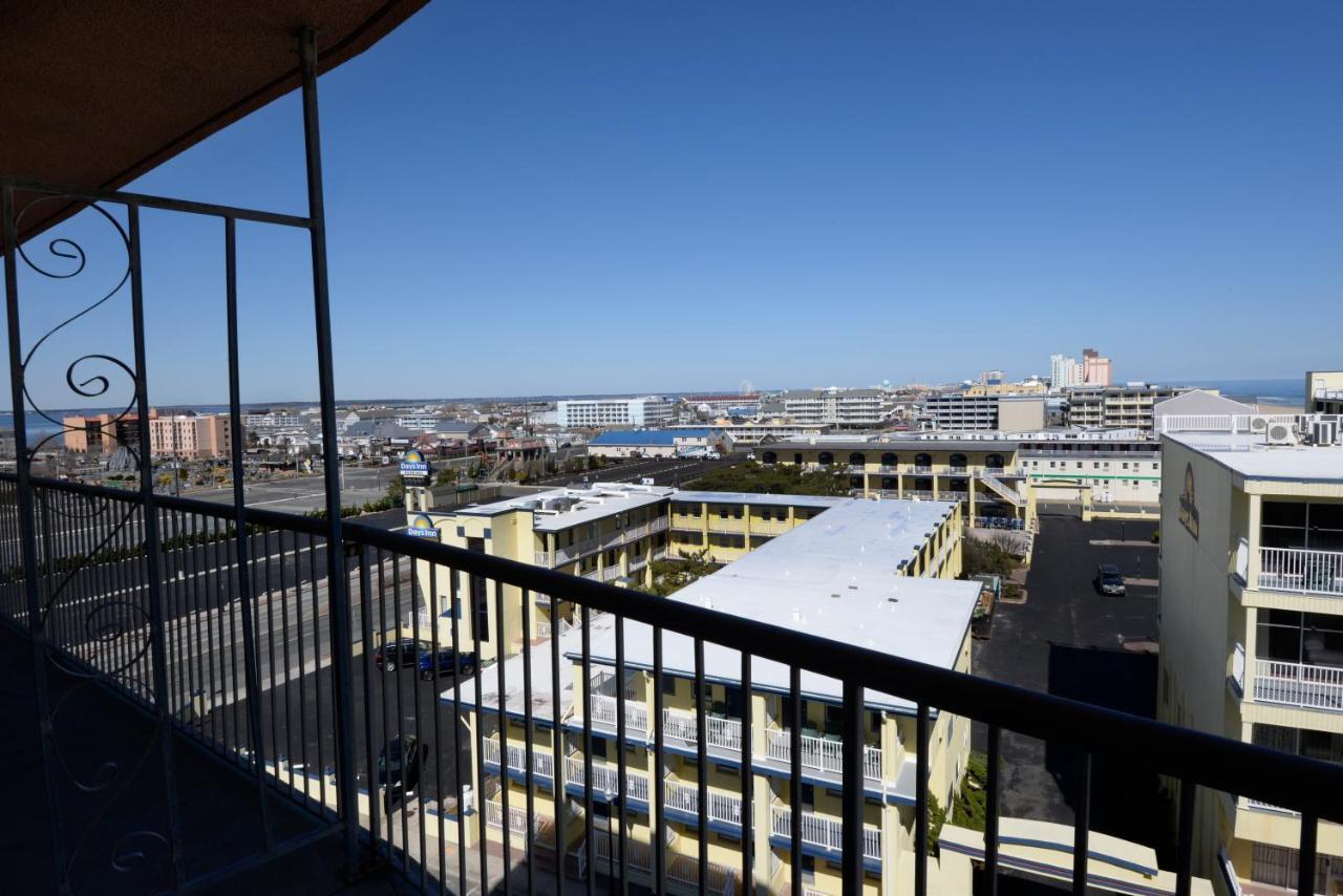 City view with Two Queen beds - Non Smoking,1366049579:JPEG