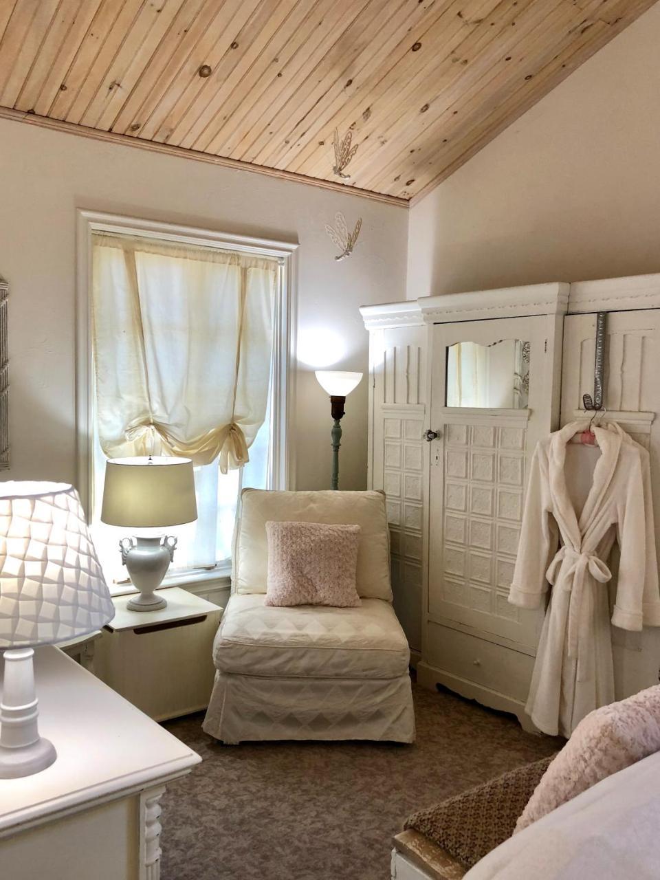 Queen Suite