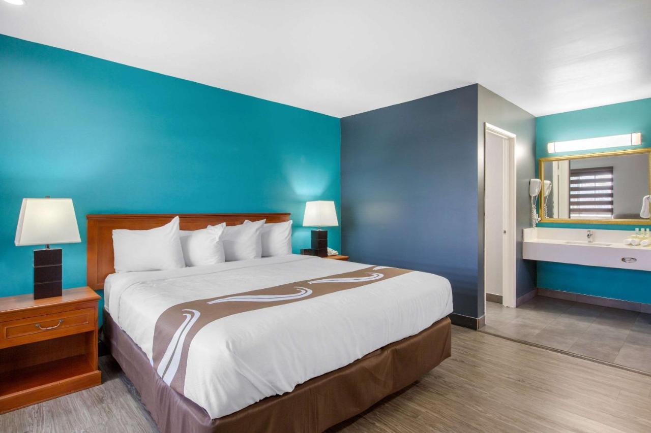 Standard Room, 1 King Bed, Non Smoking,1276104487:JPEG