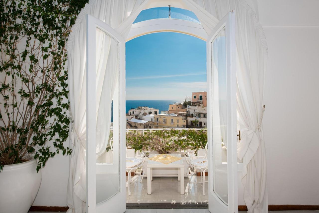 King Room with Balcony and Sea View