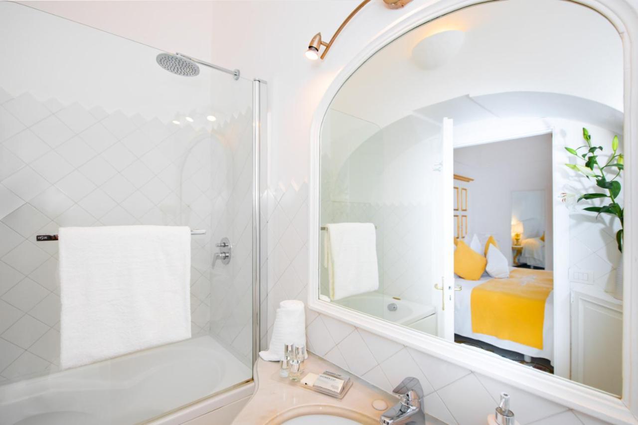 Deluxe Double Room with Balcony and Sea View