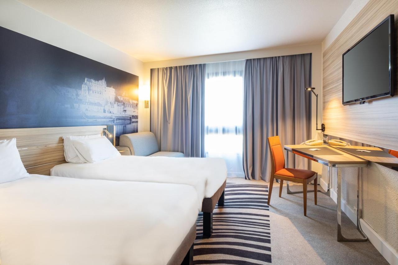 Standard Twin Room with Single Sofa Bed