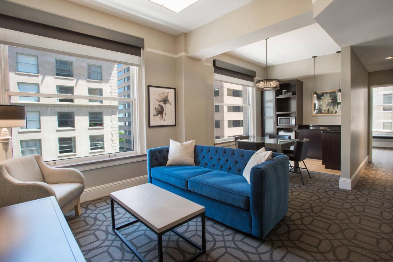 One-Bedroom Suite with One King Bed,993476497:JPEG