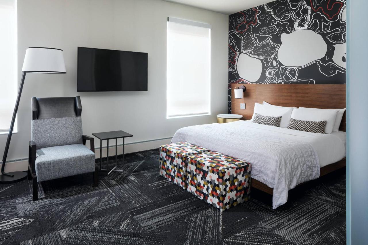 Standard Queen Room