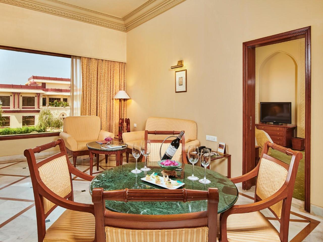 Princely Suite,1025380162:JPEG