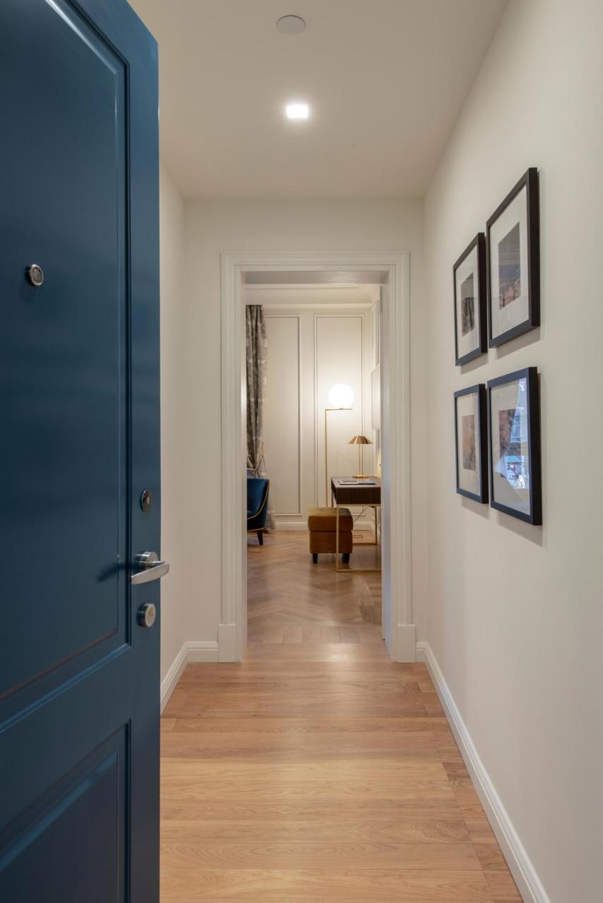 Suite with Canal View