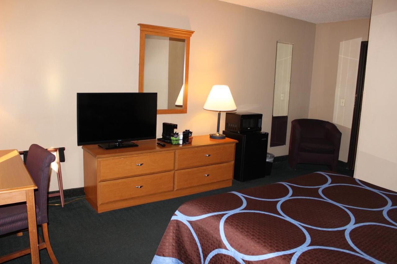 Queen Room - Mobility Access/Non-Smoking
