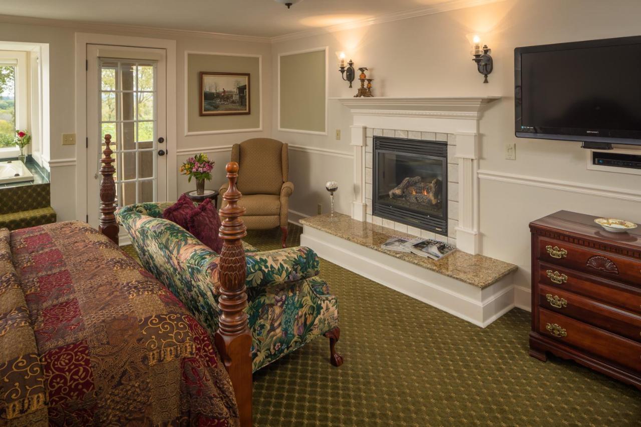 Deluxe King Suite