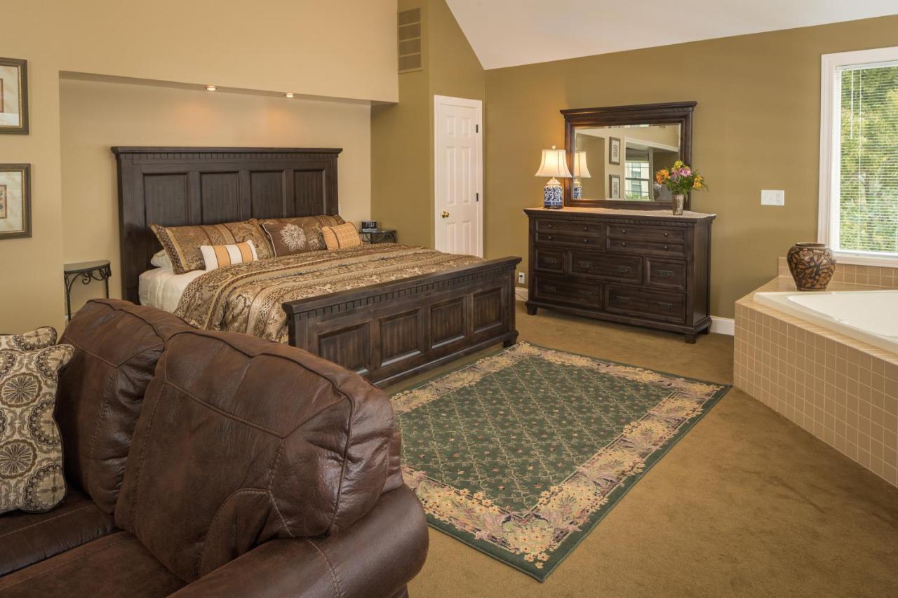 Deluxe King Suite
