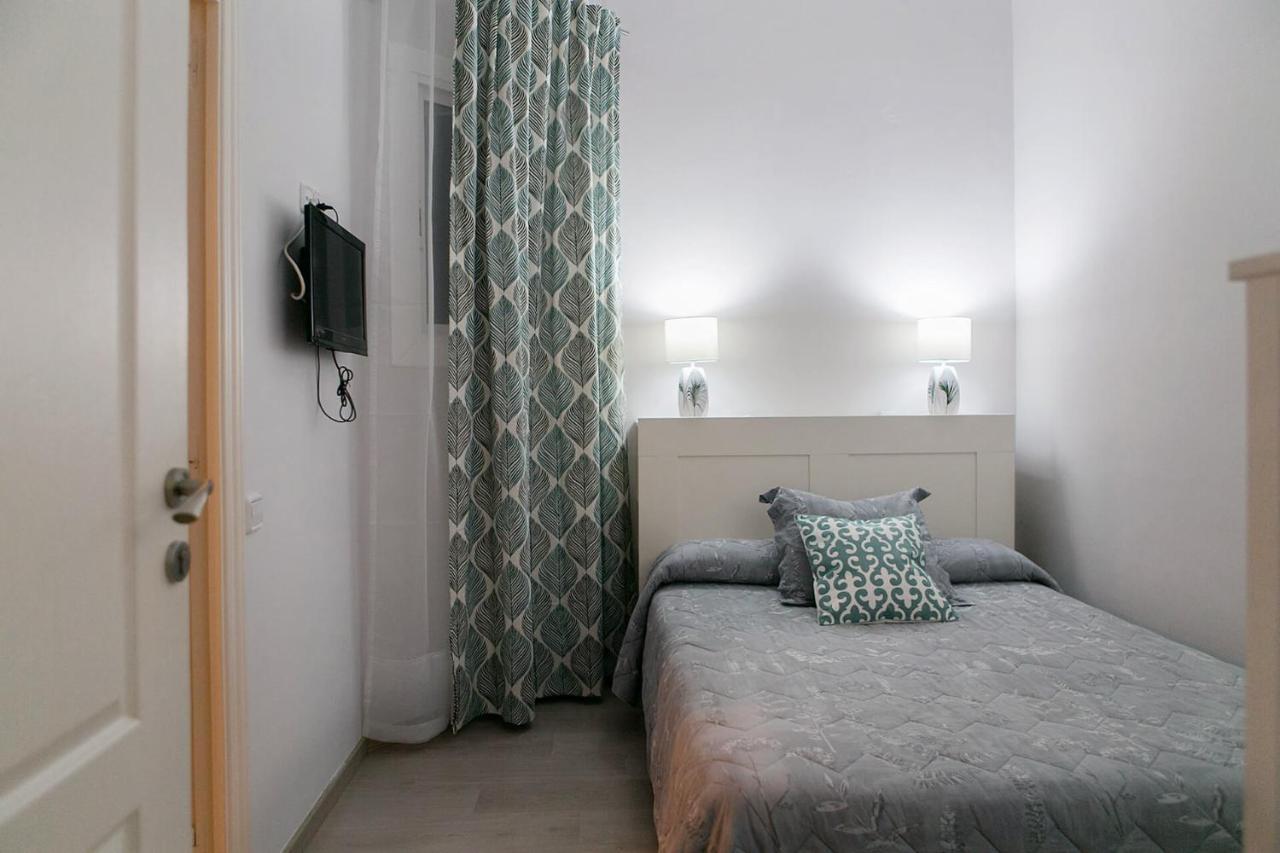 Interior Single Room with private Bathroom