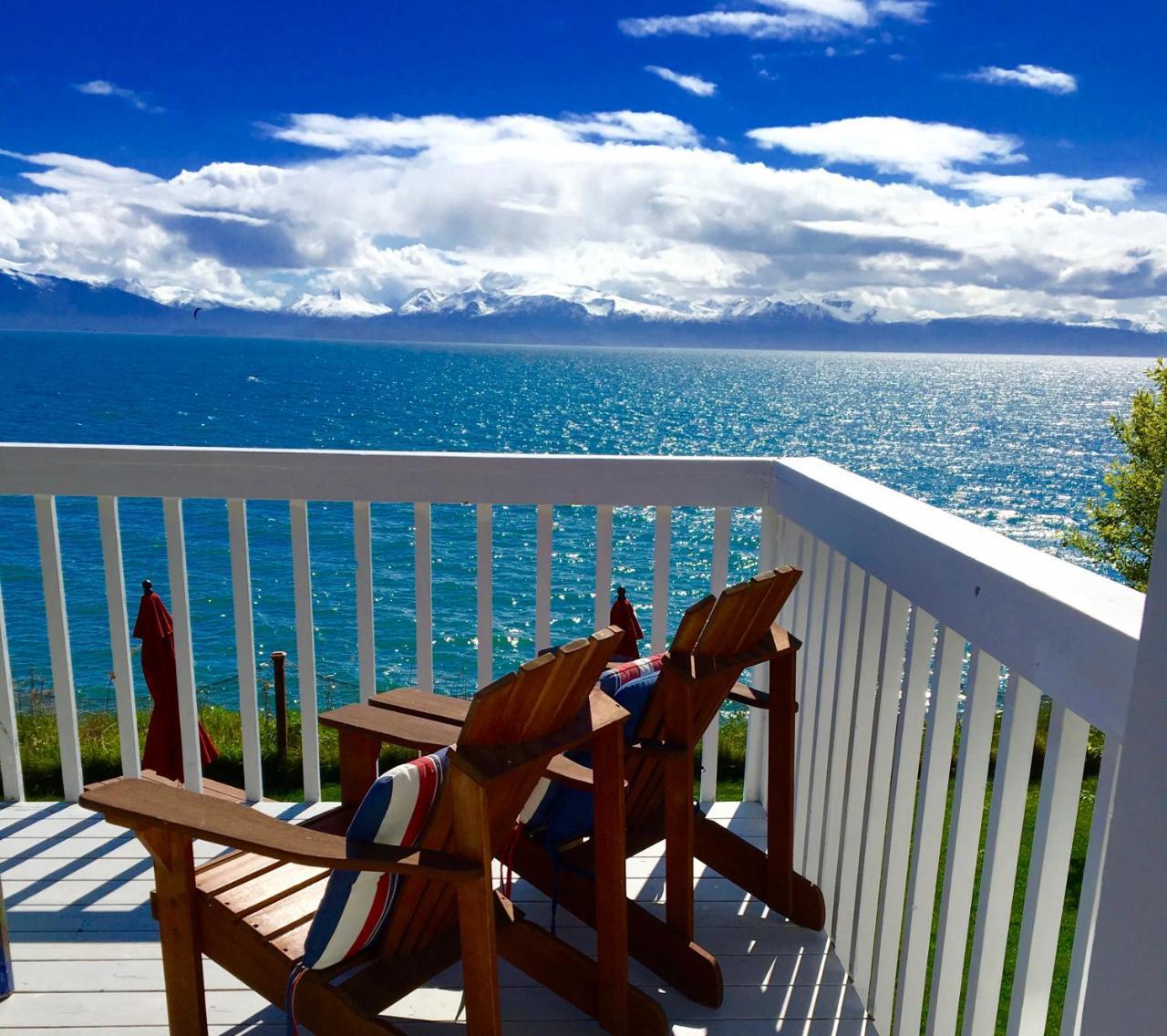 Two-Bedroom Apartment with Balcony and Sea View