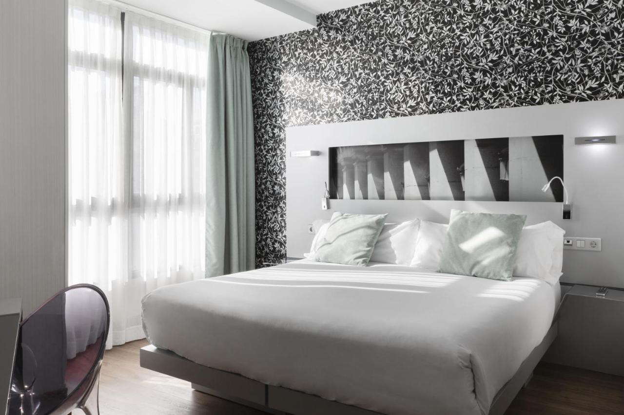 Quadruple (4 Adults)