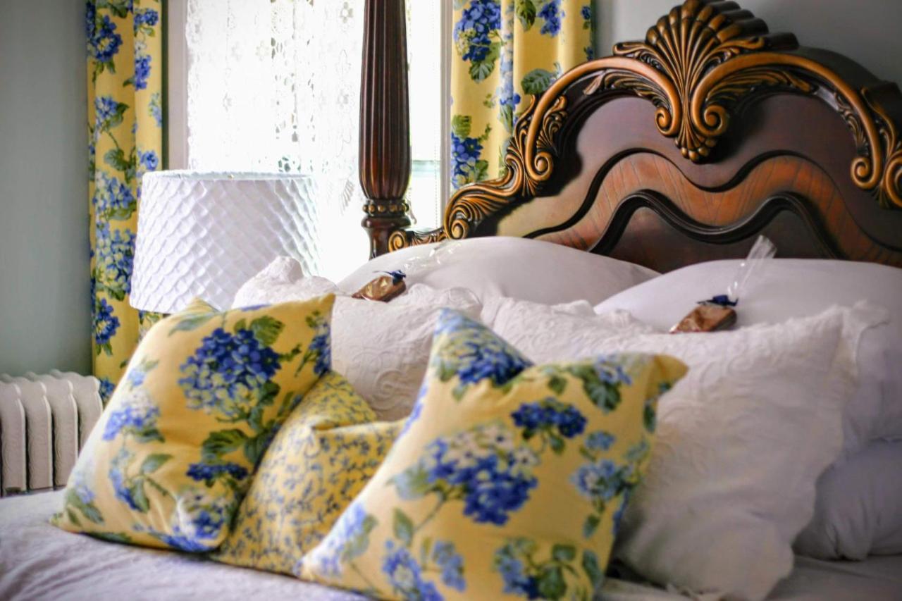 Queen Room with Spa Bath