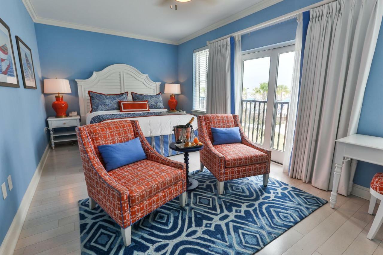 Superior King Room Inland View - Handicap Accessible
