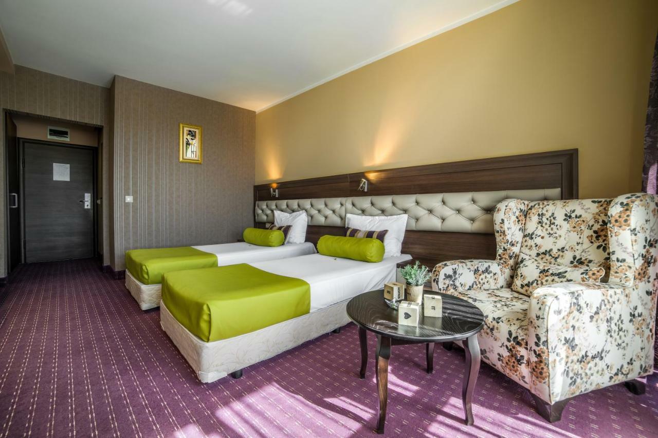 Twin Room with City View