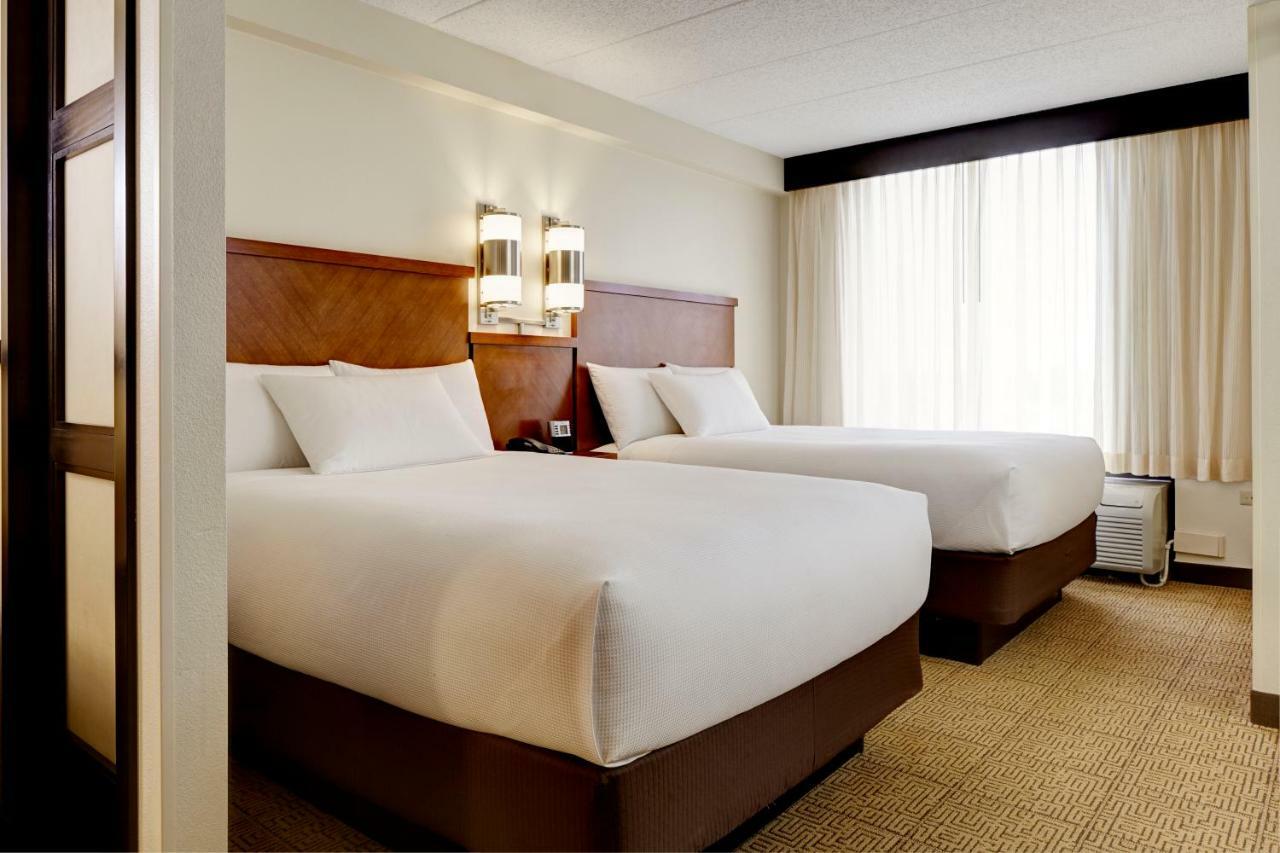 Queen Room with Two Queen Beds, Sofa Bed and Accessible Tub