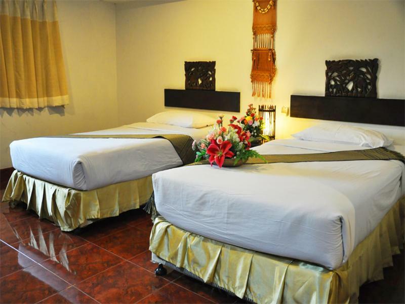 Twin Room with Bath