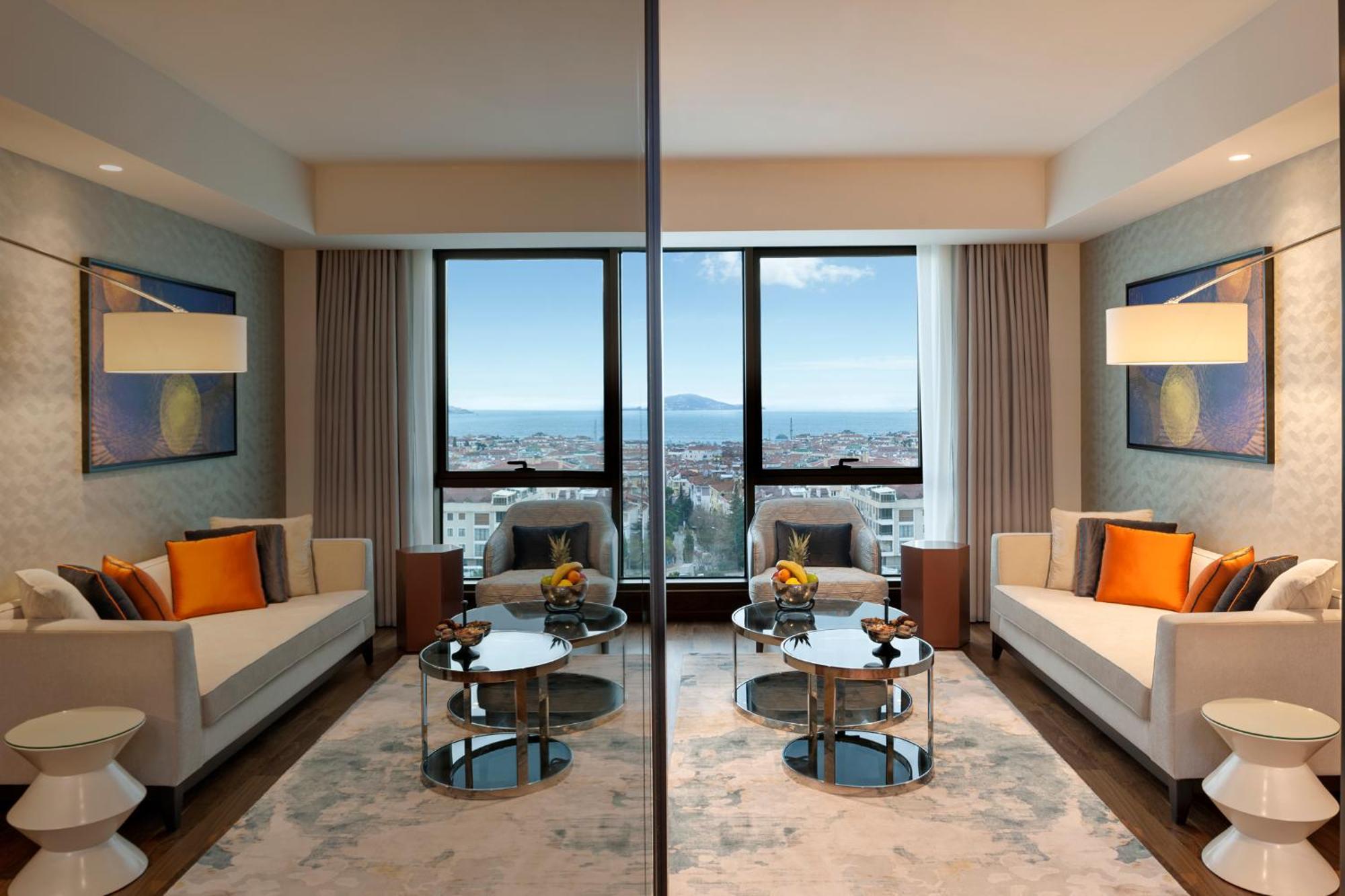 Suite with King Size Bed, Sea View,783297069:JPEG